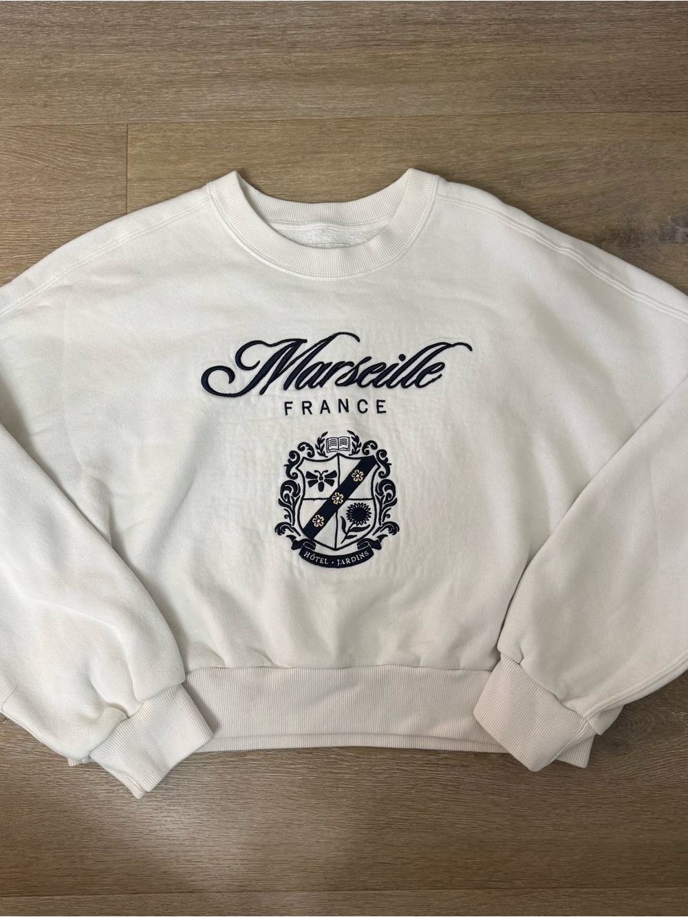 Abercrombie Marseille France Crest White Crewneck Sweatshirt